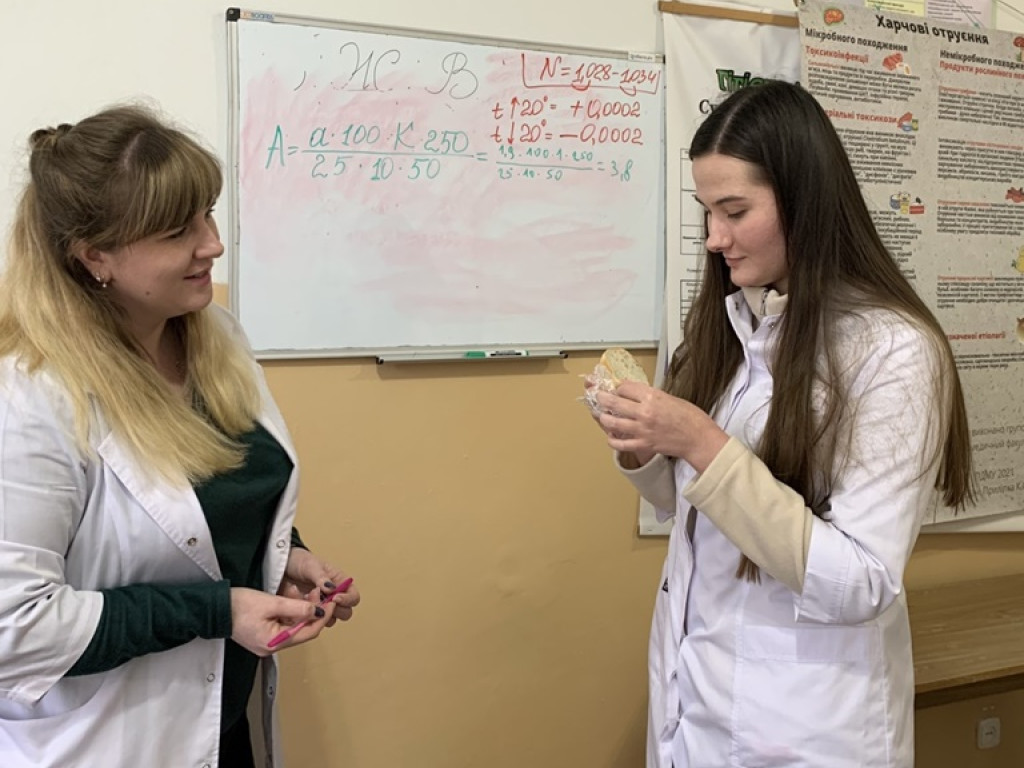 Здобувачі освіти опанували методики перевірки продуктів на доброякісність