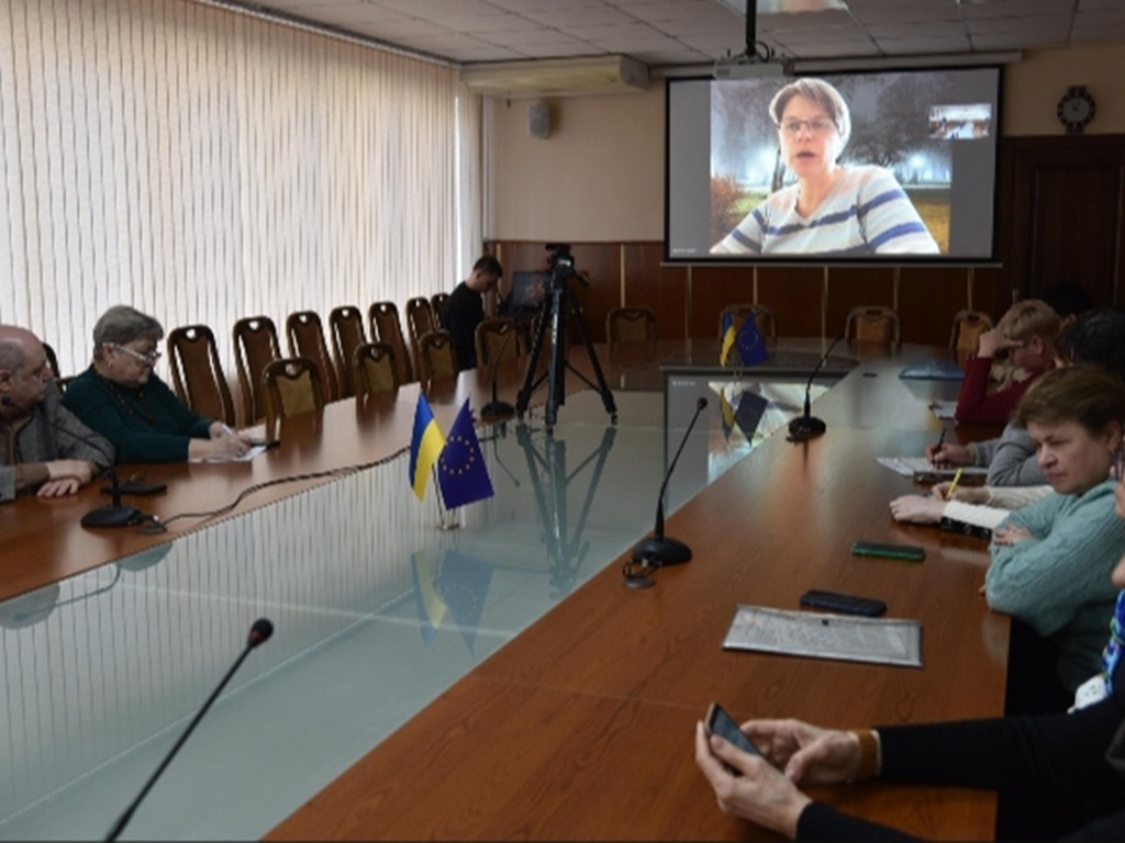 Завідувач кафедри гігієни та екології Володимир Коршенко в складі робочої групи взяв участь в діалозі з представником МОЗ України