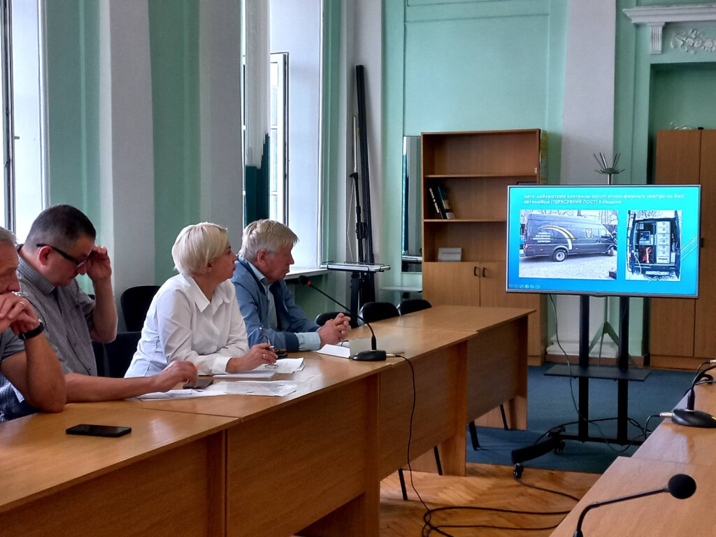 Завідувач кафедри гігієни та екології взяв участь у засідання Комісії з питань здійснення моніторингу атмосферного повітря