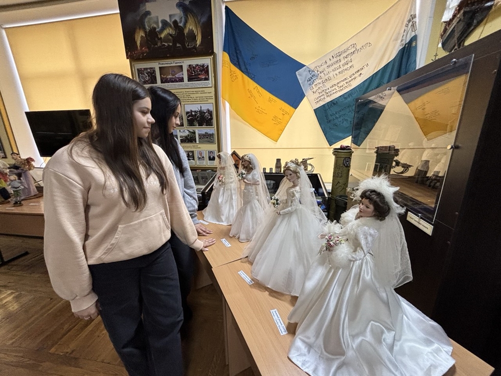 Відвідали виставку «Ляльковий світ: магія мистецтва»