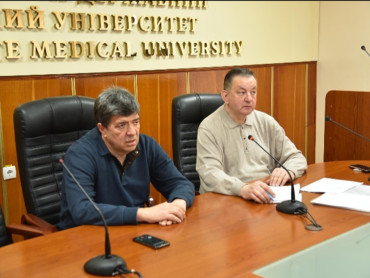 Завідувач кафедри гігієни та екології Володимир Коршенко в складі робочої групи взяв участь в діалозі з представником МОЗ України